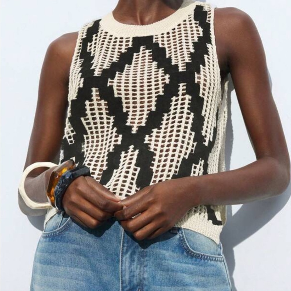 NEW Sleeveless Crochet Top in Black and Cream - Picture 3 of 8